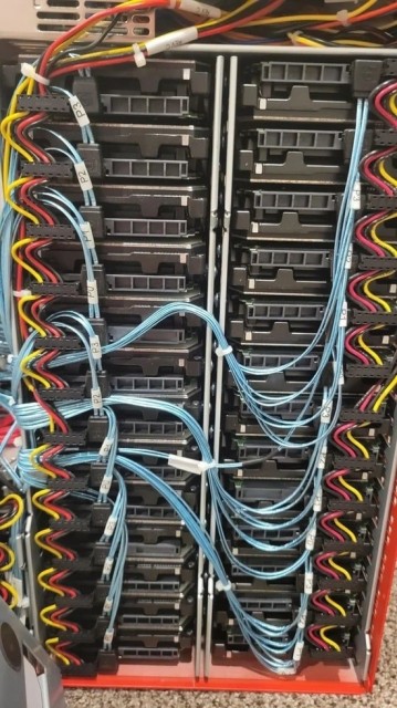 网友免费获一台网飞10年前服务器：处理器、SSD等很吸睛！